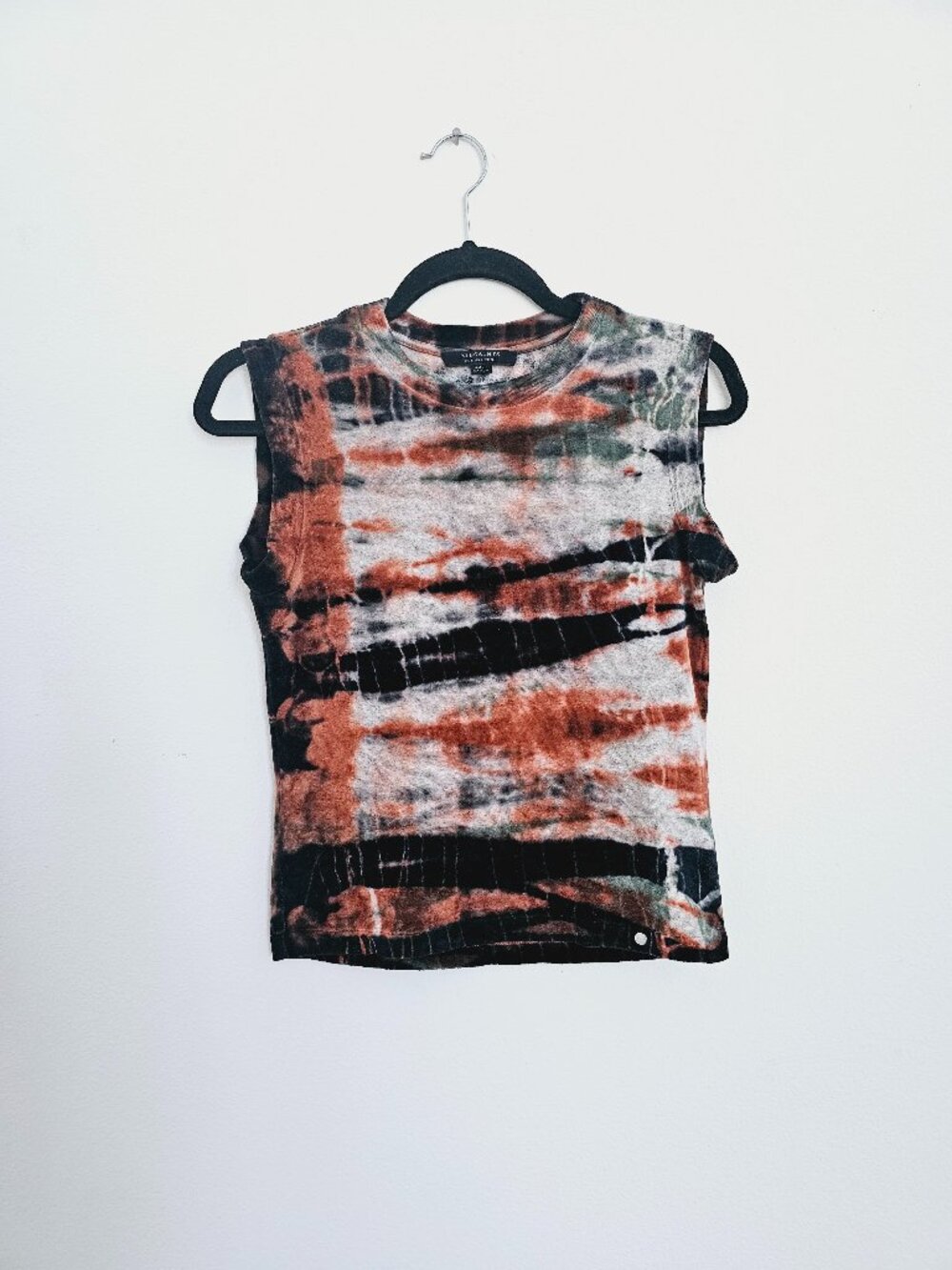Tie-Dye Sleeveless Crewneck Top - Black & Rust